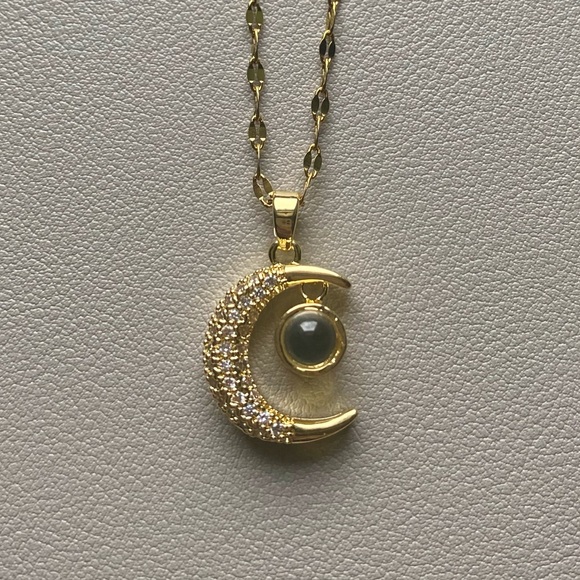 Crystal Clavicle Necklace - Picture 1 of 3